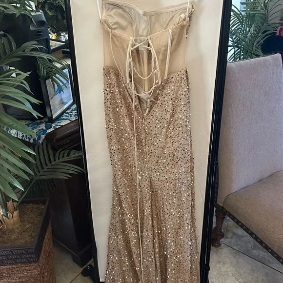 Elegant Gold Strapless Evening Gown - Picture 5 of 5